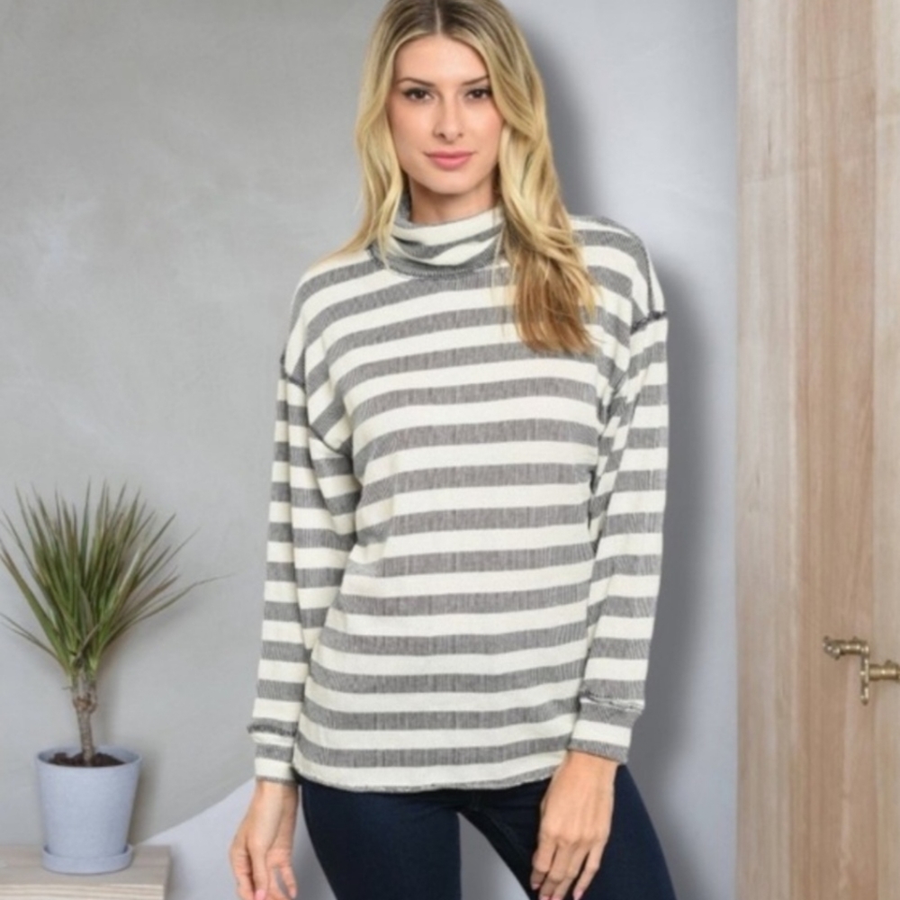 Free 832 Black & White Striped Turtleneck Sweater, Large, New Boutique Item